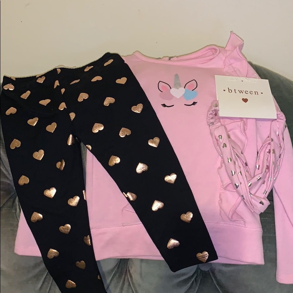Pink shirt with leggings and headband